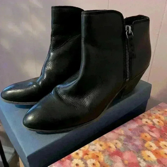 Frye Judith Black Leather Heeled Double Zip
Ankle Booties size 9M - Picture 1 of 11